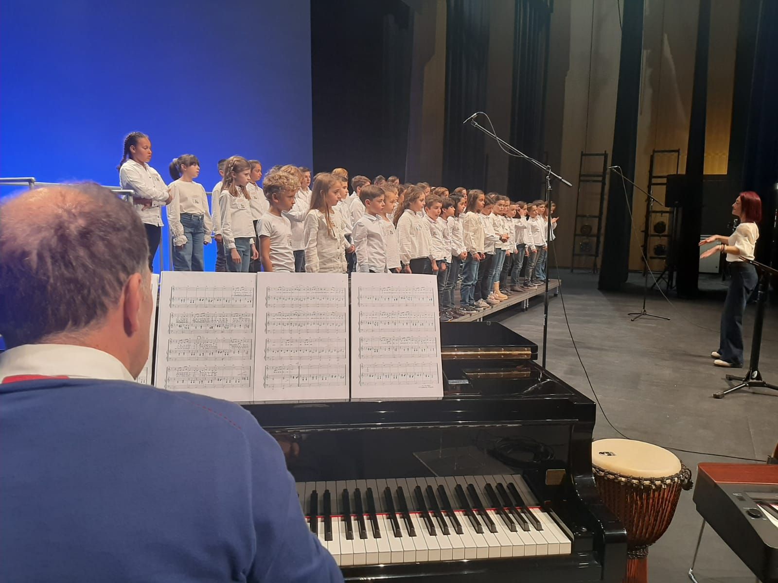 Los niños de Siero dan el "Do" de pecho: todas las fotos del primer concierto participativo escolar