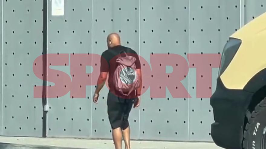 El representante de Koundé, en las oficinas del Barça