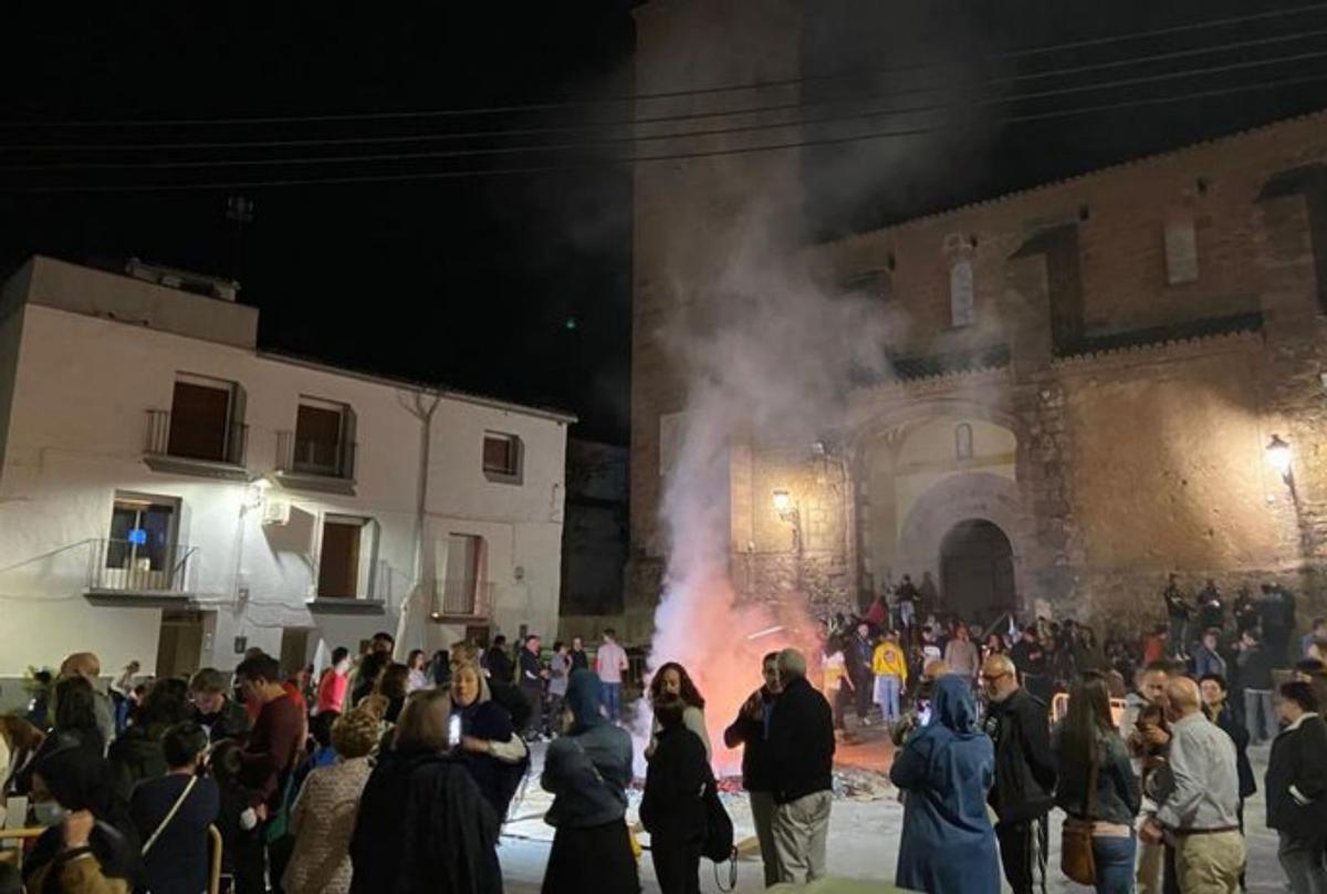 Los vecinos disfrutaron de una chorizada popular. |