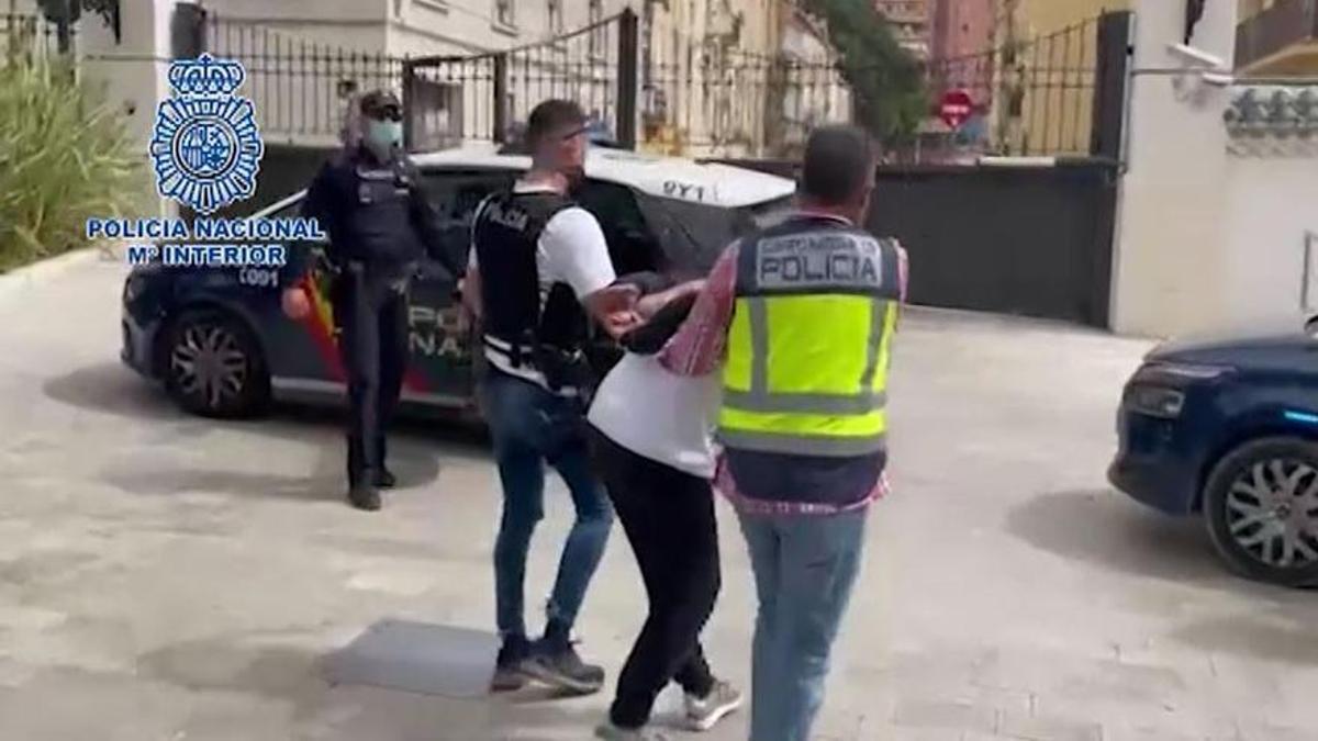 Momento de la detención del presunto autor del disparo que mató a un DJ en Marbella
