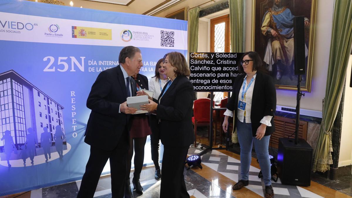 VÍDEO: Así fue el acto institucional del 25N en Oviedo