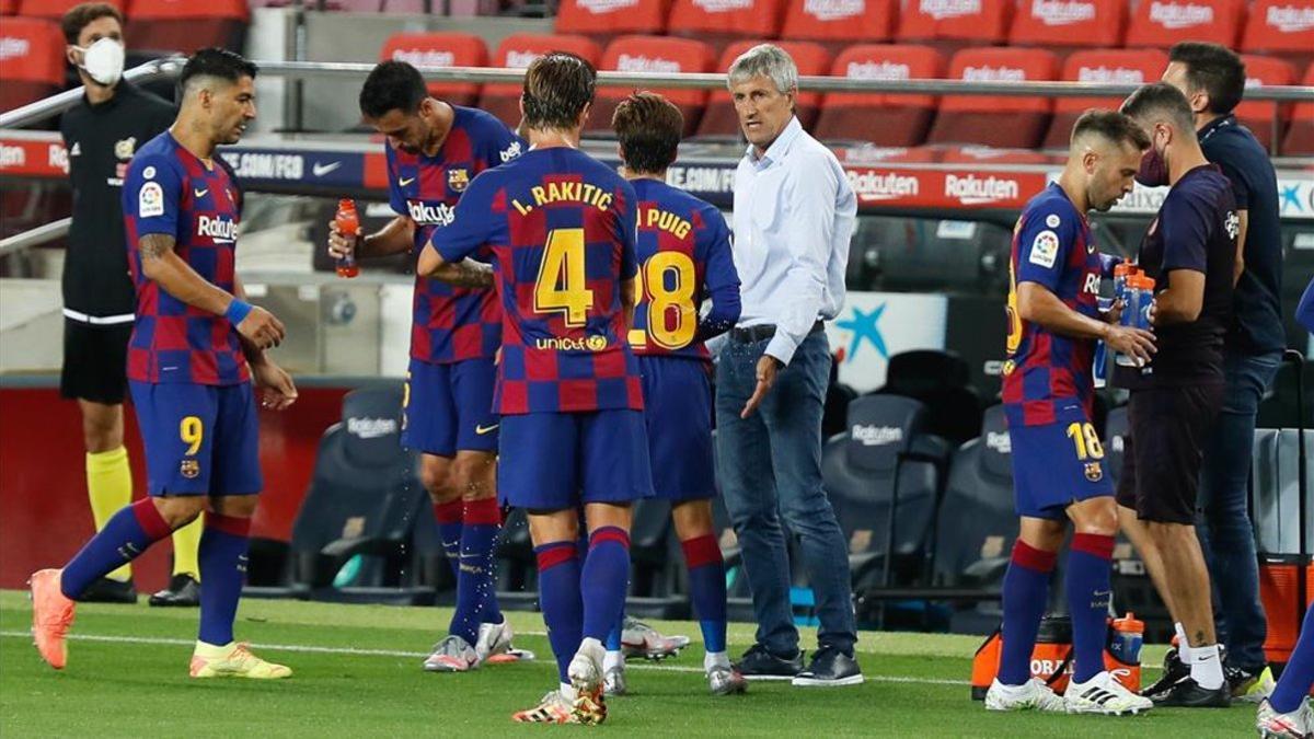 Quique Setién reconoció que el título se aleja tras empatar contra el Atlético