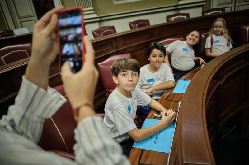 Pleno Infantil en el Parlamento de Canarias 61 alumnos ejercerán de diputados por un dia  | 09/03/2020 | Fotógrafo: Andrés Gutiérrez Taberne