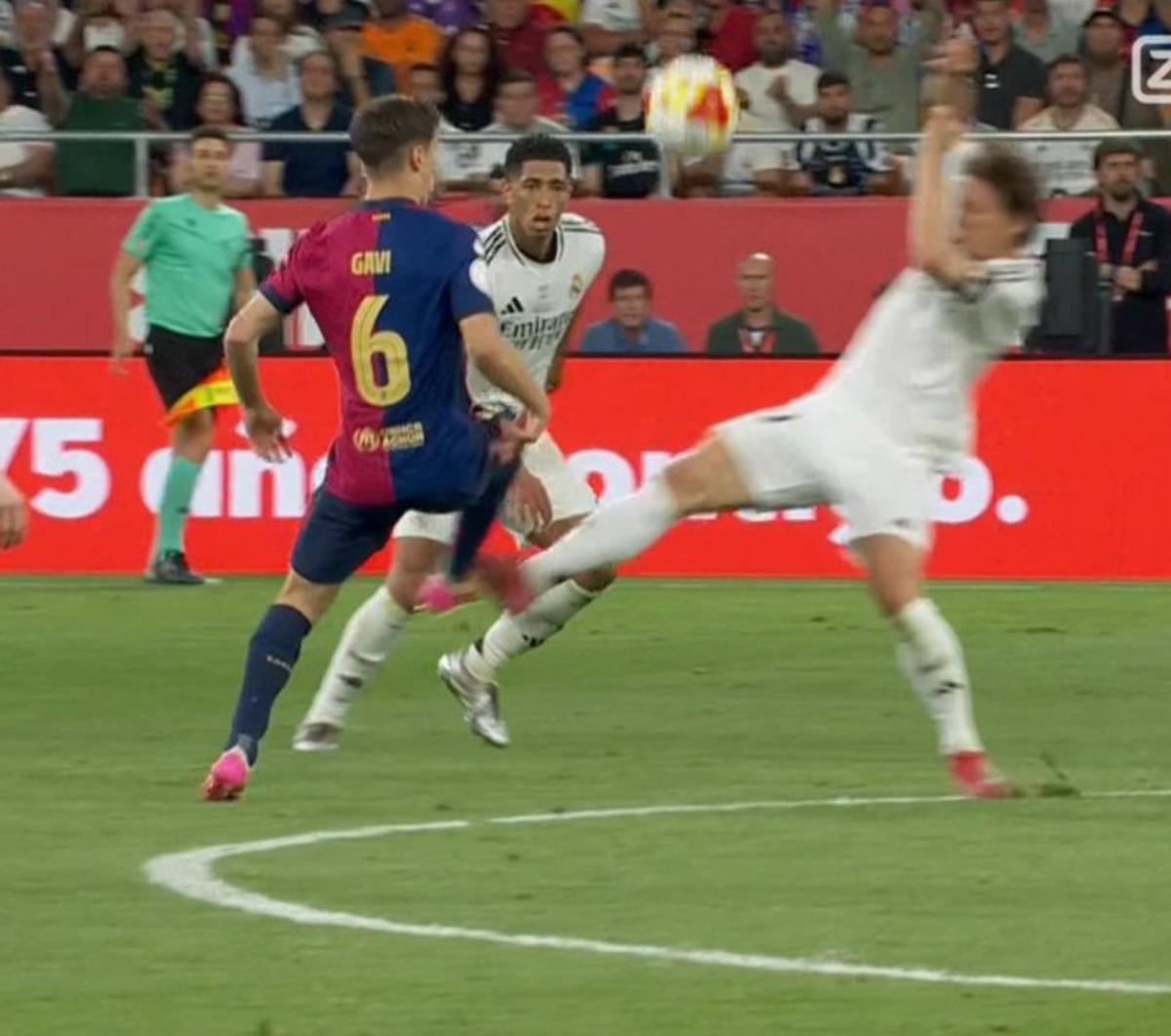 La entrada de Modric a Gavi
