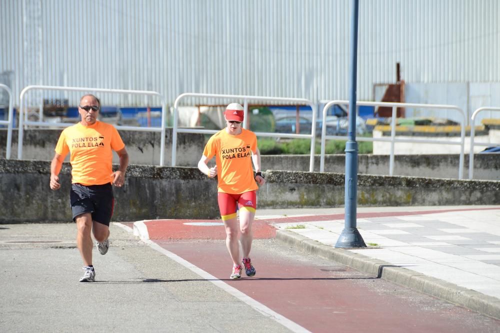 Marea naranja contra el ELA en Cangas