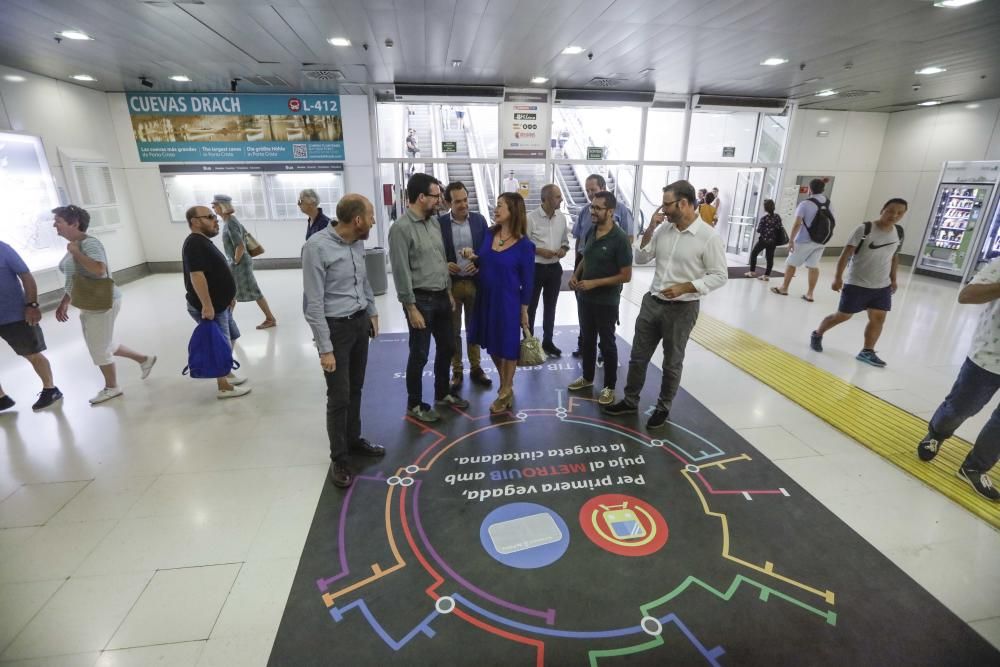 Las autoridades usan la tarjeta ciudadana para acceder al metro