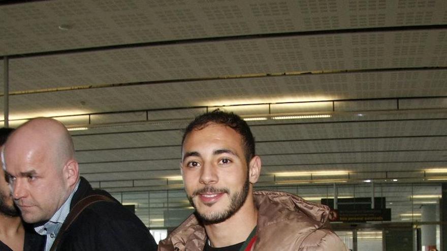 Amrabat, en el aeropuerto de Málaga.