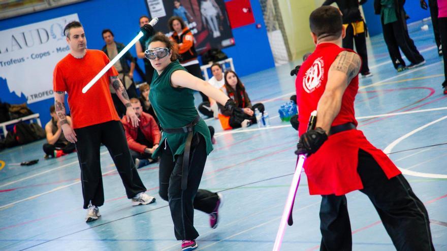 Los combates de &#039;Star Wars&#039; llegan a Vigo: así es el nuevo deporte con espadas láser