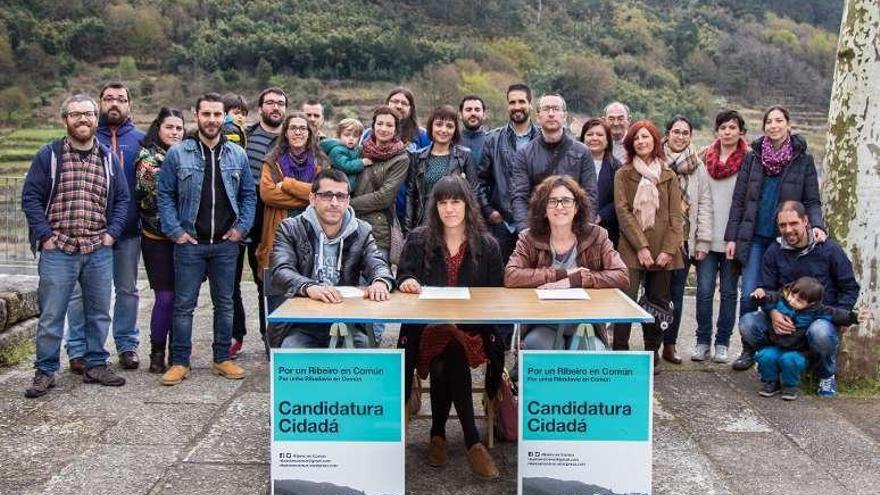 Miembros de la candidatura Ribeiro en Común. // FdV