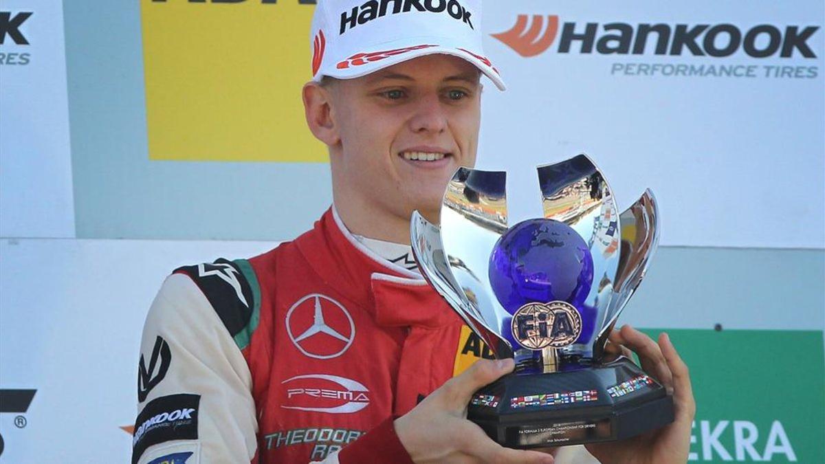 Mick Schumacher alza su primer título en la F3 europea