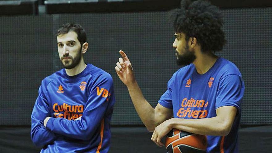 Guillem Vives, junto a Labeyrie en un entrenamiento