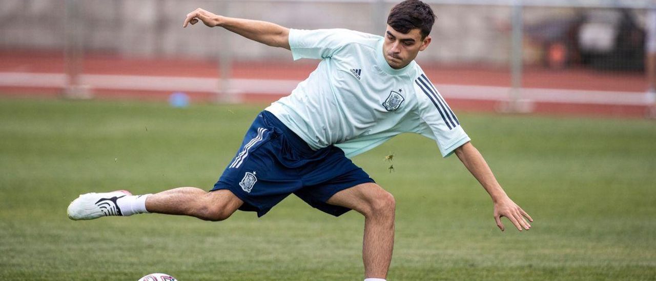 Pedri, en un entrenamiento con la selección española.