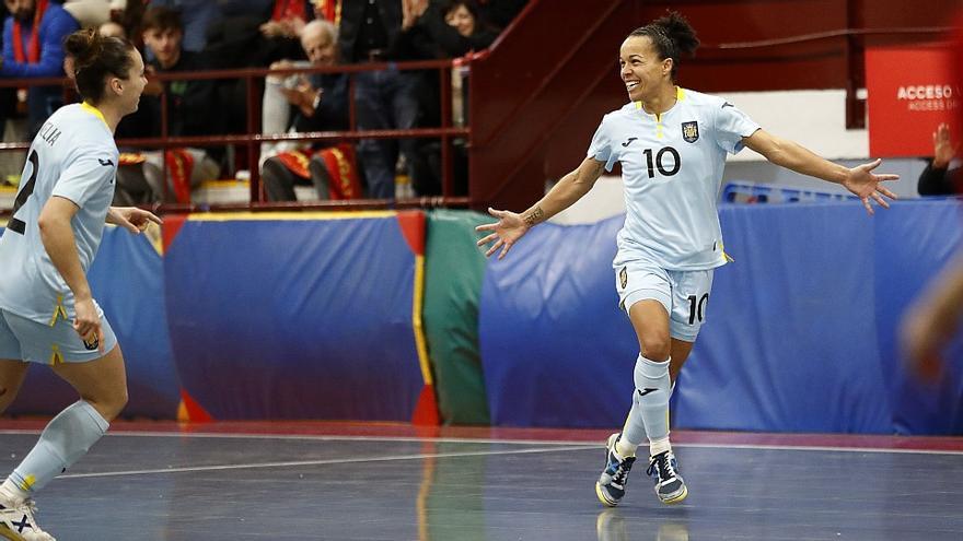 La selección española femenina de fútbol sala repite victoria por 3-2 en  Jaraíz frente a Portugal - El Periódico Extremadura