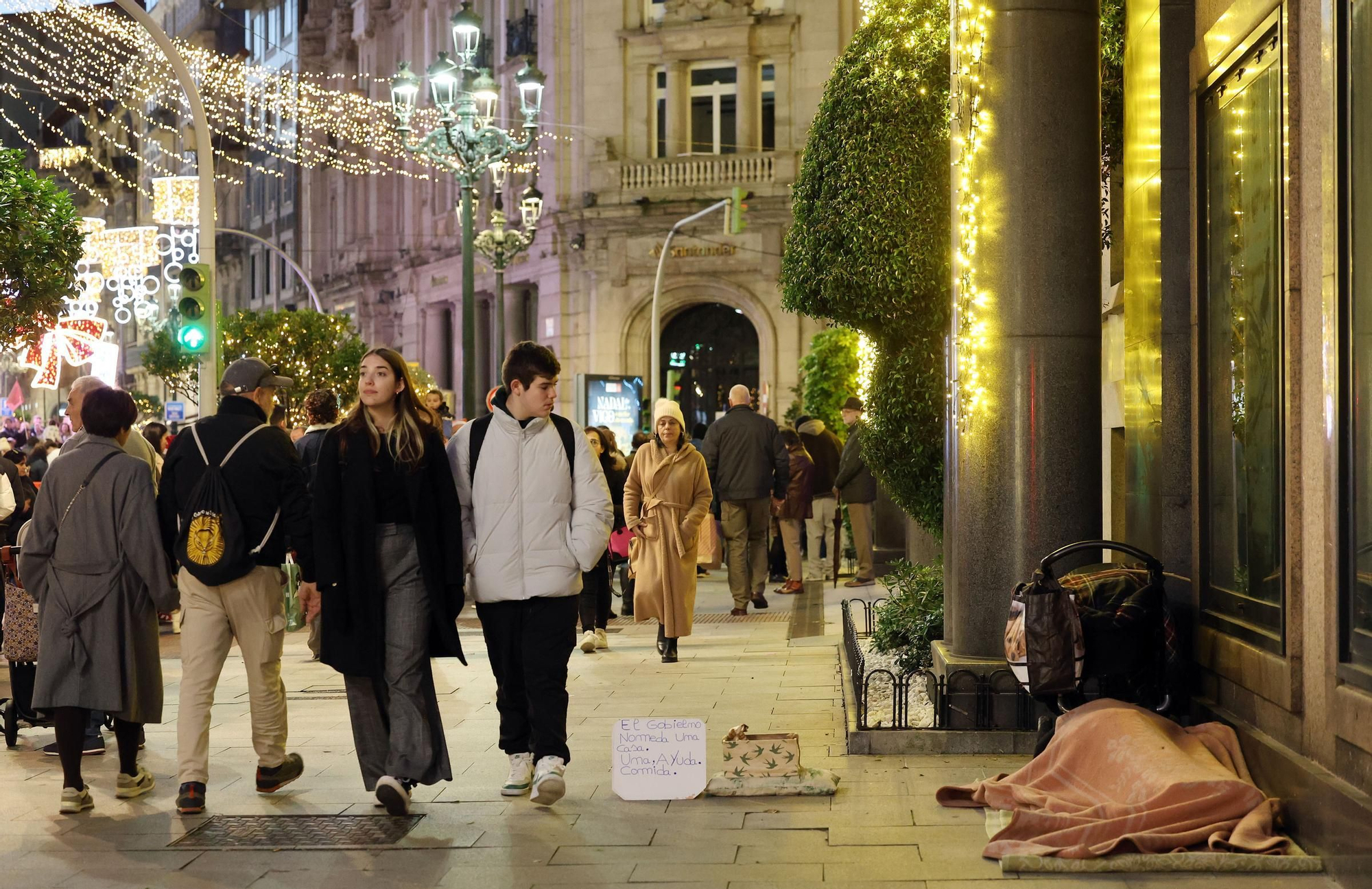 Las luces de Navidad atraen a miles de visitantes a Vigo