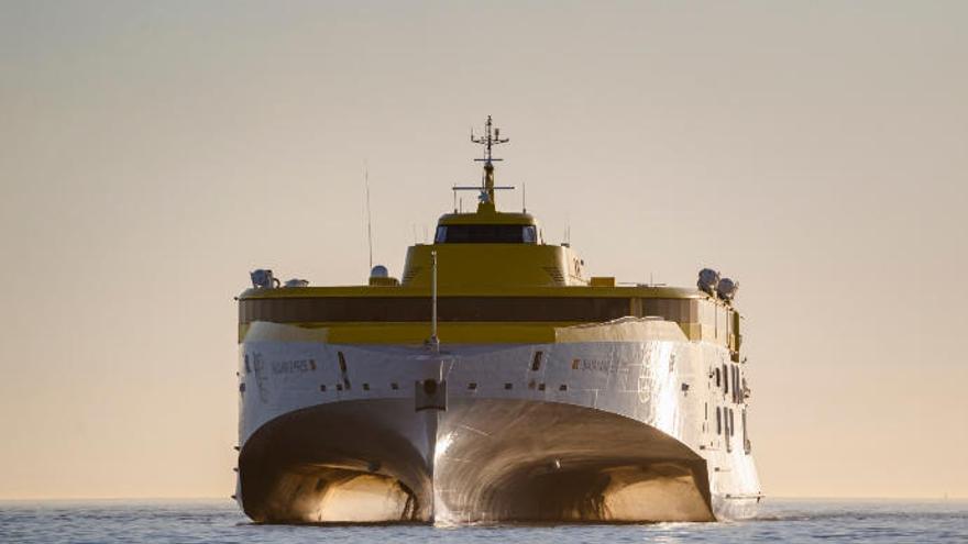 El nuevo fast ferry de Fred. Olsen Express ultima sus pruebas finales con vistas a su estreno este verano