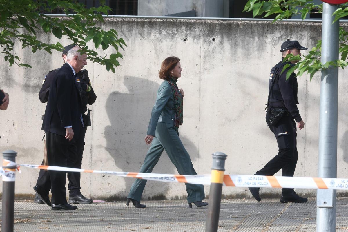 La exministra de Defensa, María Dolores de Cospedal, a su llegada a la Audiencia Nacional, a 23 de abril de 2026, en San Fernando, Madrid (España).