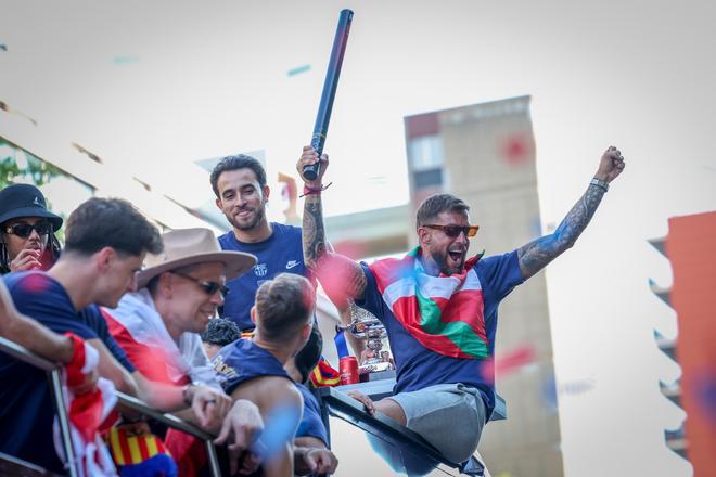 ¡De locos! Las mejores imágenes de una ciudad entregada al Barça