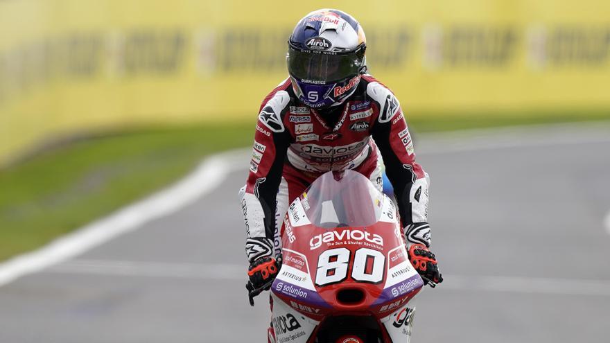 David Alonso gana en una frenética carrera de Moto3 en Tailandia