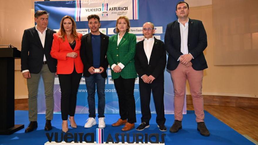 Joaquín &quot;Purito&quot; Rodríguez recibe la insignia de oro