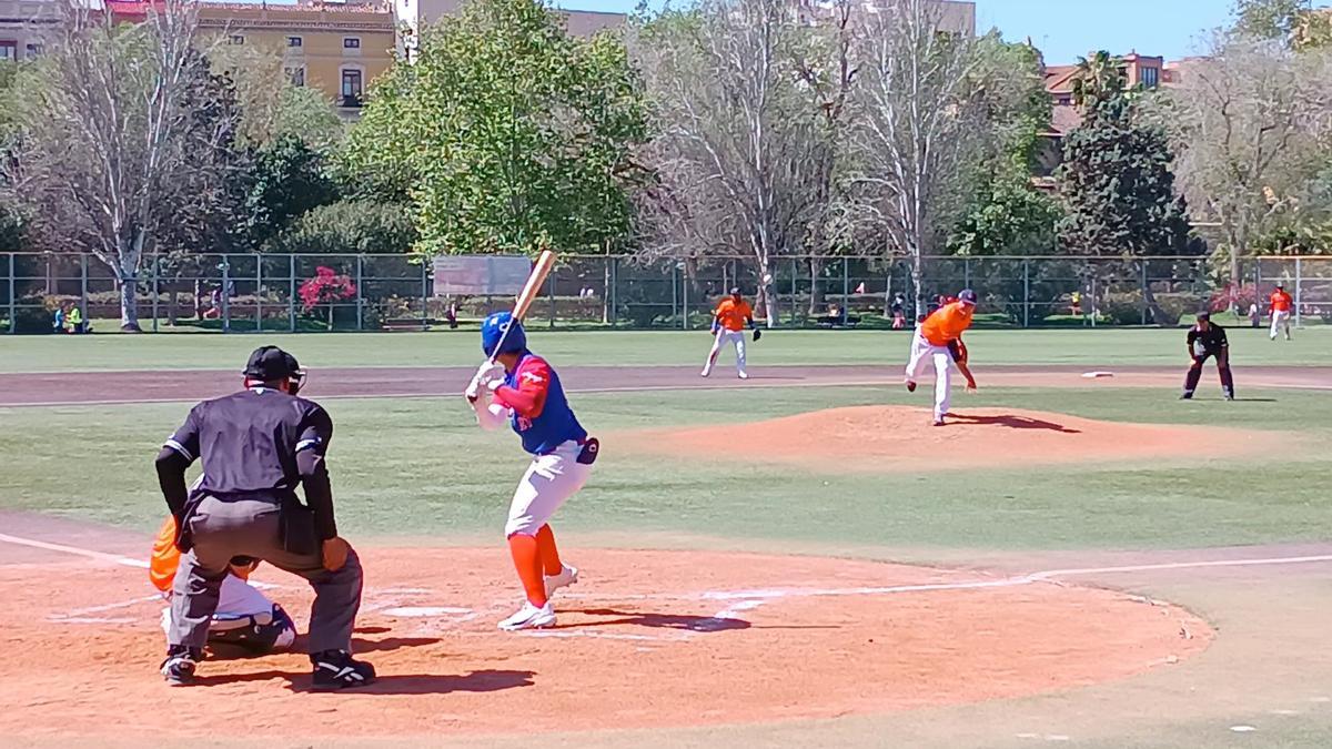 El Club de béisbol Astros venció a CB Barcelona, por 6-1 y 10-2.