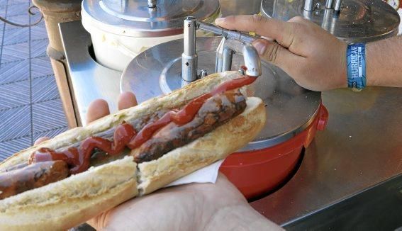 So läuft das Bratwurstgeschäft auf der Insel.