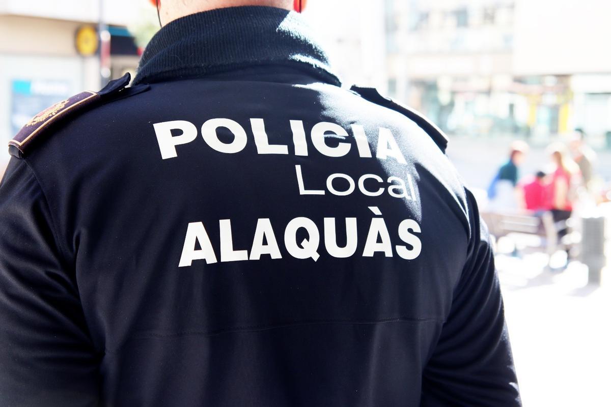 Una imagen de un agente de la policía local de Alaquàs.