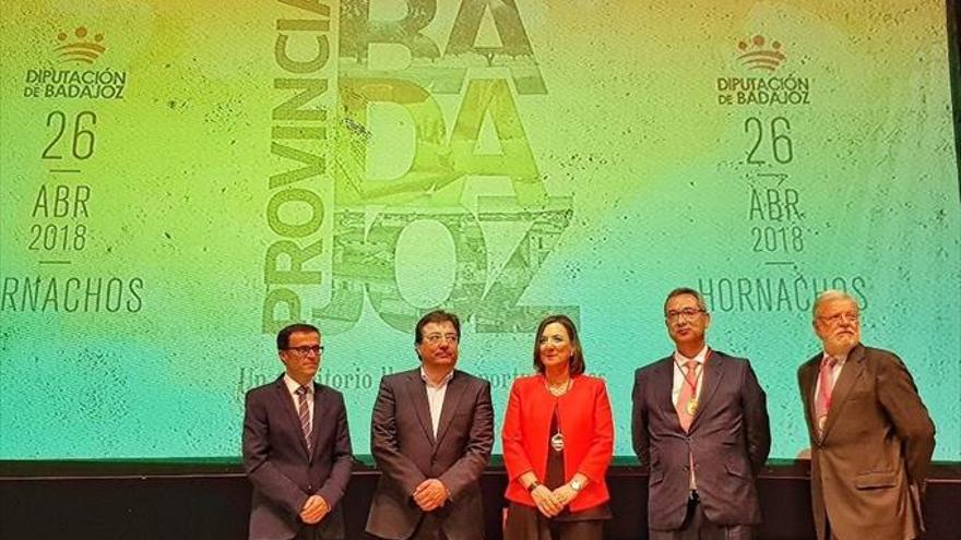 Ibarra, Cabezas y Naranjo reciben la Medalla de Oro del Día de la Provincia de Badajoz