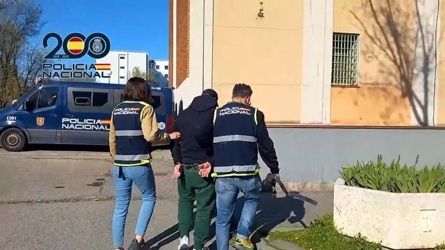 Detenido por pedir imágenes sexuales a menores y agredir sexualmente a una de ellas