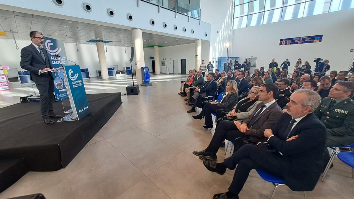 El aeropuerto de Castellón inaugura una nueva etapa con la presentación de Justo Vellón como director general
