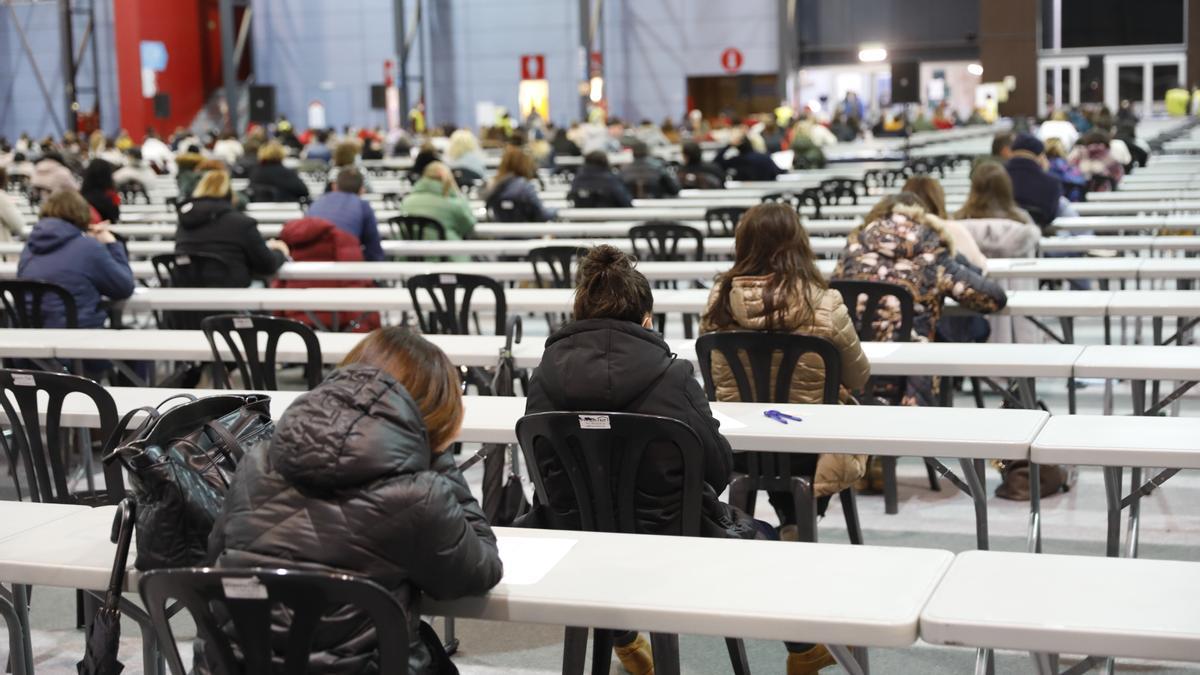 Más de 2.000 personas se presentan a una oposición del SESPA.