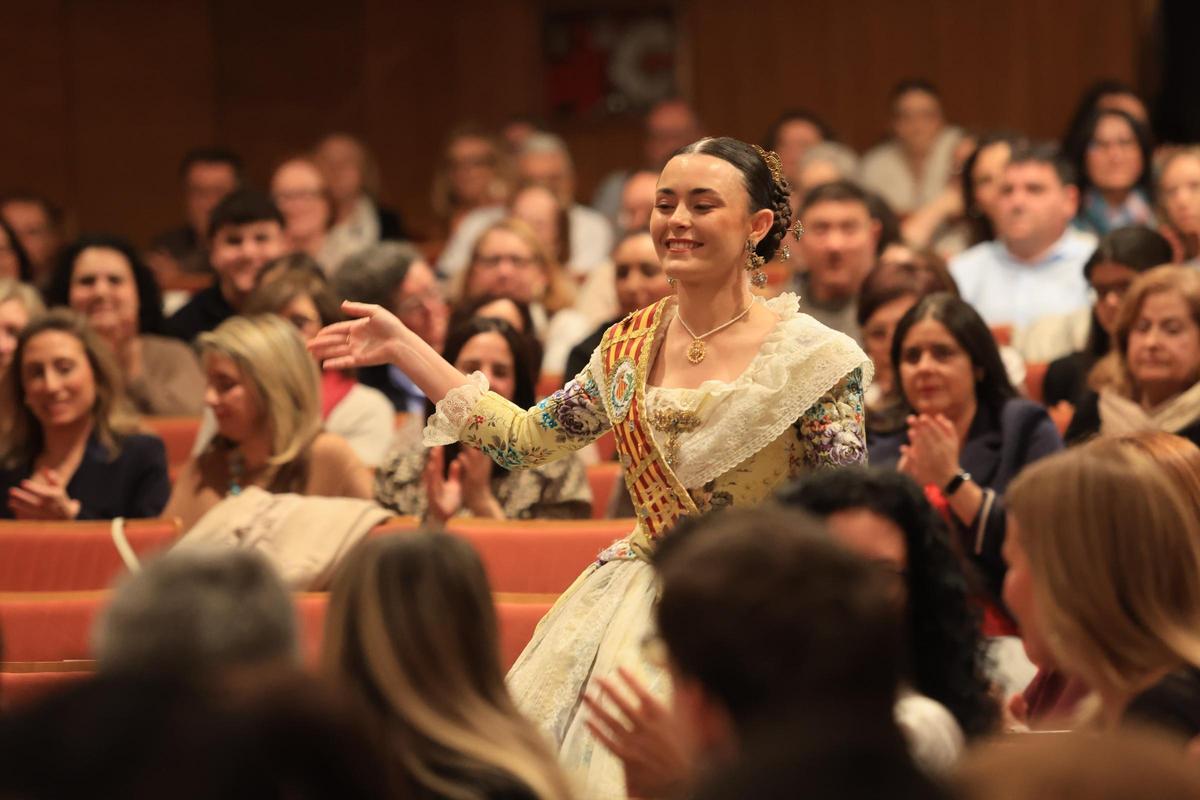 Galeria de fotos de l'homenatge a la reina i dames de les festes del 2025 a Vila-real