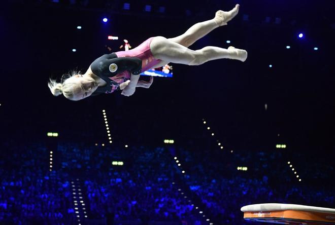 La rusa Angelina Melnikowa durante la Copa Suiza 2018 en gimnasia artística en el Hallenstadion en Zurich, Suiza.