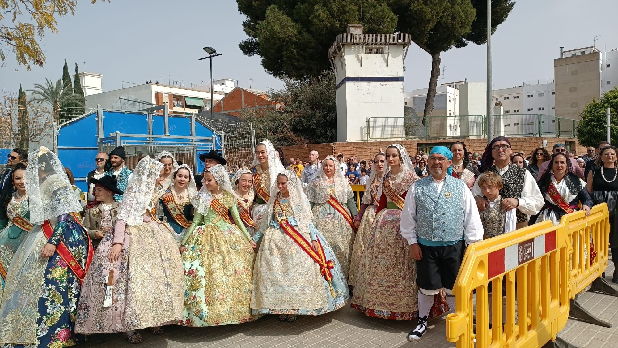 Quart de Poblet celebra la ofrenda a la Virgen de los Desamparados