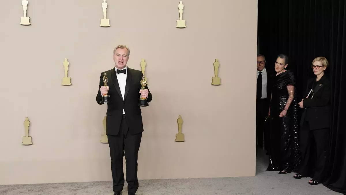 Christopher Nolan, ganador del mejor director de los Premios Oscars 2024 con 'Oppenheimer'
