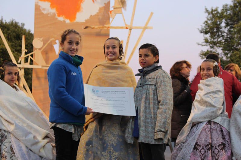 Entrega de los certificados de la Unesco a las Fallas infantiles