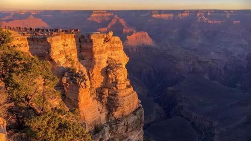 Un nen sobreviu a una caiguda de 30 metres al Grand Canyon