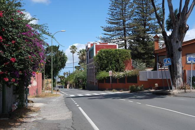 Vecinos de Tafira Alta y de Los Hoyos reclaman aceras para caminar seguros