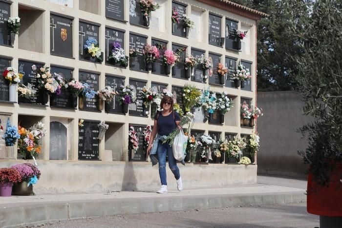 Día de Todos los Santos en el cementerio de Lorca