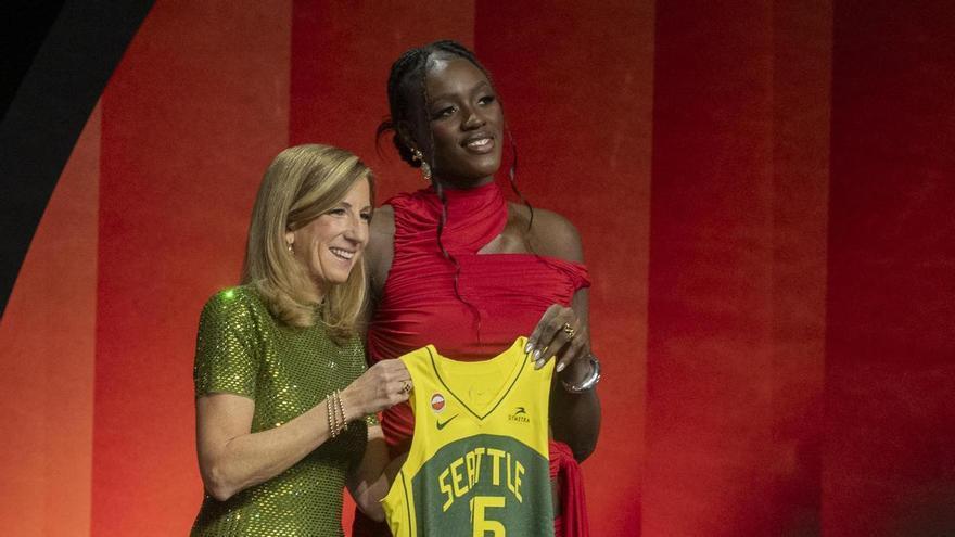 De L'Alqueria del Basket al sueño de la WNBA: Así ha sido la meteórica carrera de Awa Fam