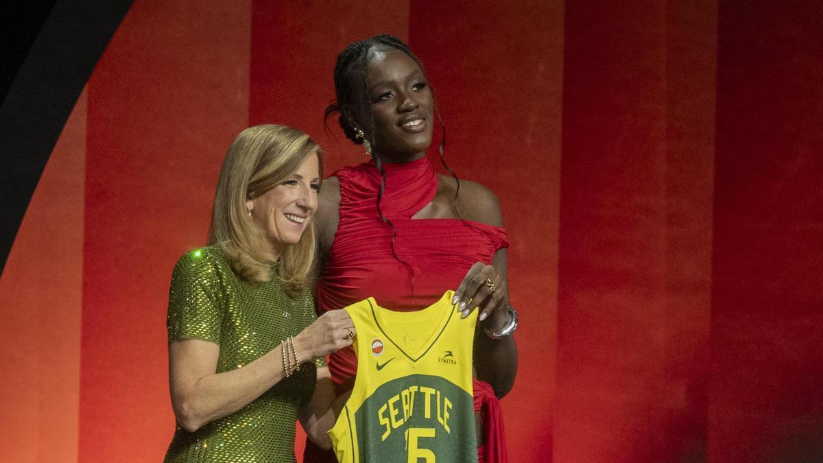Awa Fam, número 3 del Draft de la WNBA