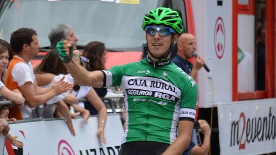 El betxinense Óscar Pelegrí también pasa al ciclismo profesional