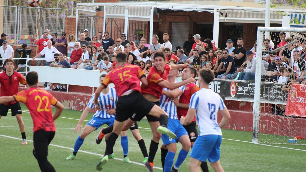 El club cuenta con 23 equipos y más de 340 deportistas.