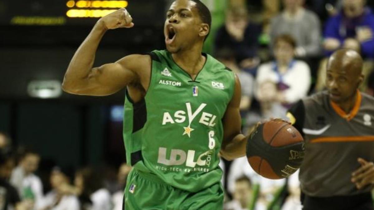 Terry Smith, en su etapa en el Asvel