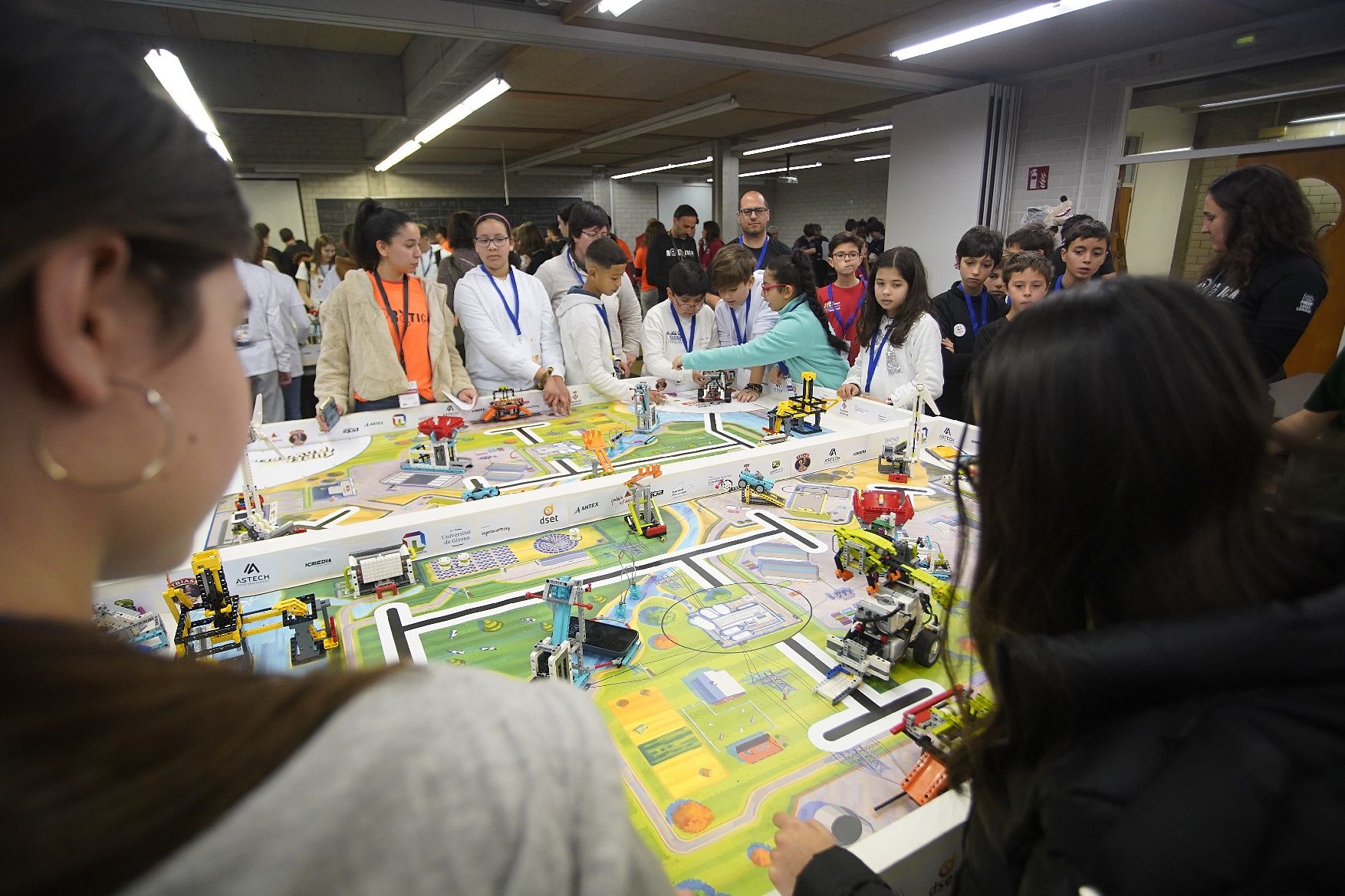 Les imatges de la «First Lego League» a Girona