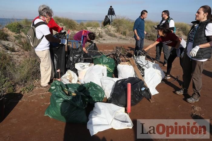 SOS Mar Menor retira dos toneladas de basura