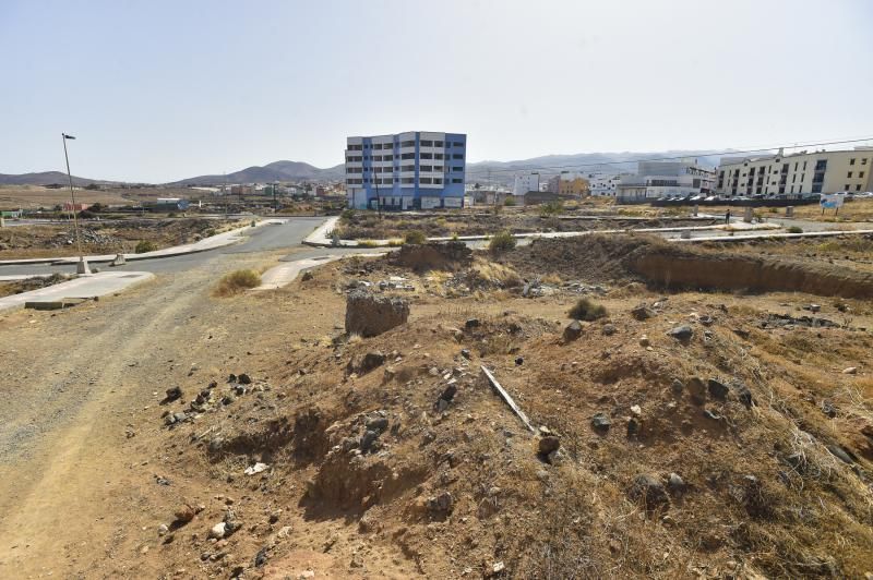 Zona de Arauz a medio urbanizar y abandonada