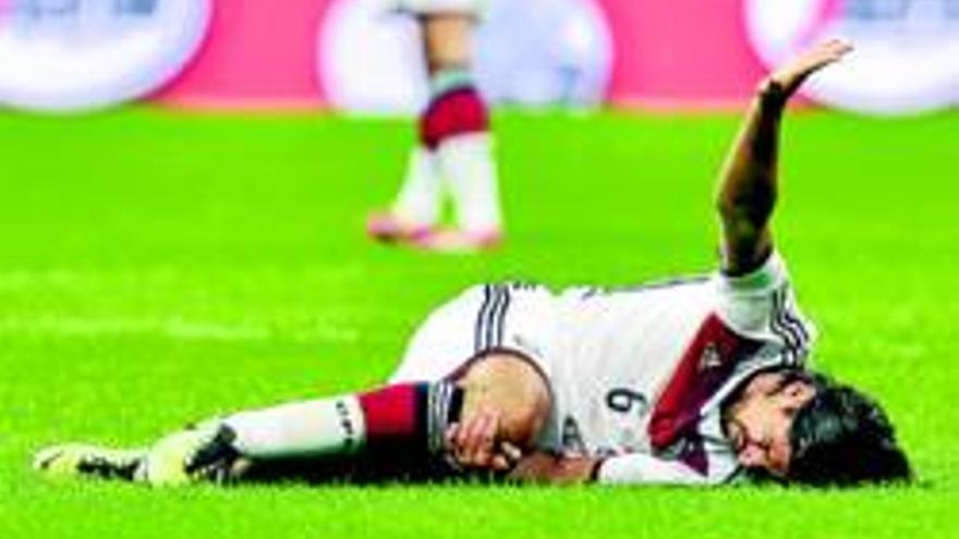 El Madrid lamenta la lesión por seis meses de Khedira