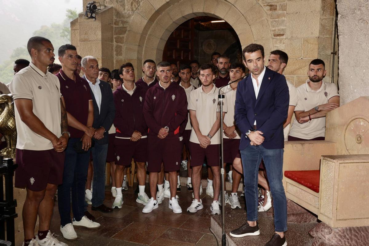 El Sporting de Gijón visita a la Santina. El Sporting de Gijón visita a la Santina.