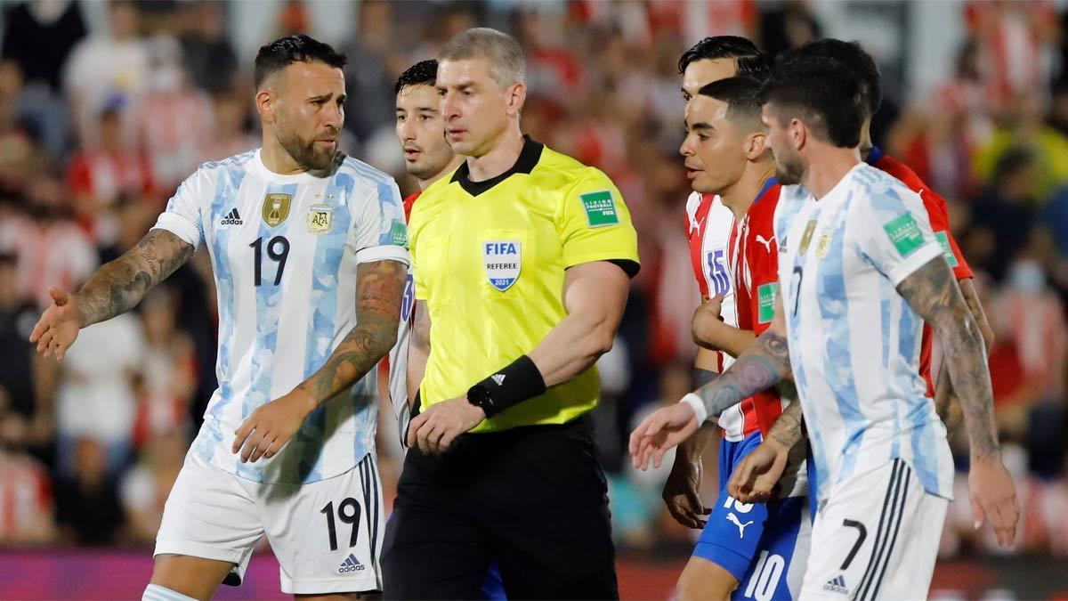 Daronco en el partido Paraguay-Argentina de clasificación para el Mundial