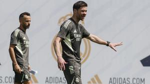 Xabi Alonso, entrenador-jugador